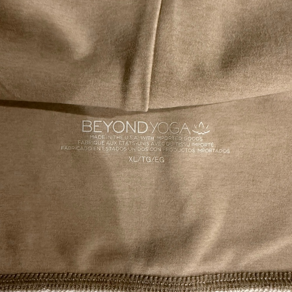 ✨Beyond Yoga Set✨ - Picture 4 of 5
